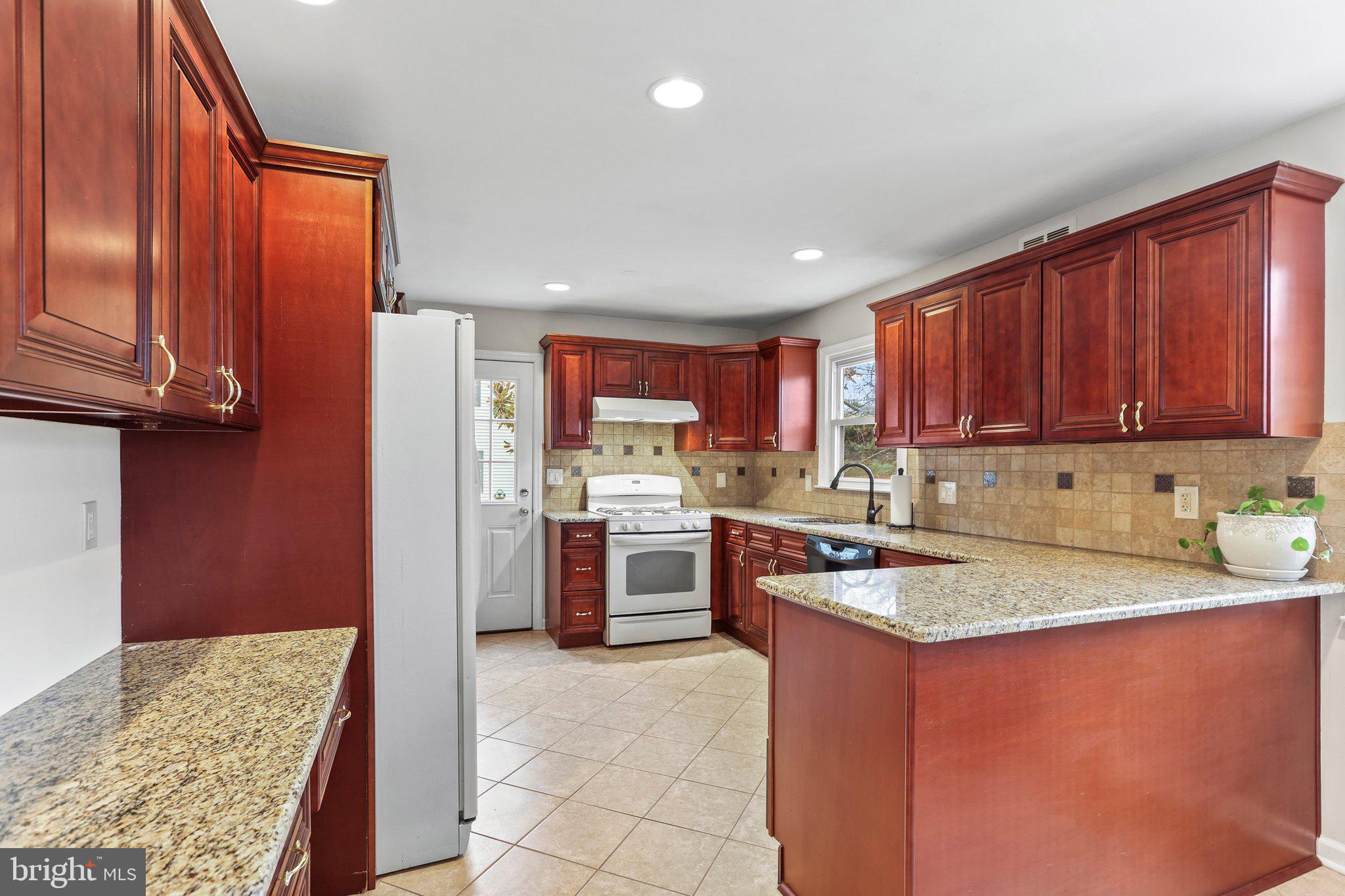23 Galston Dr