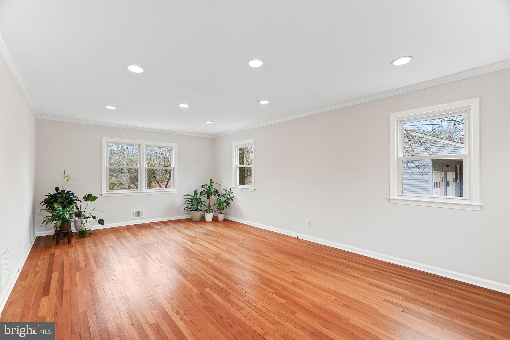 23 Galston Dr