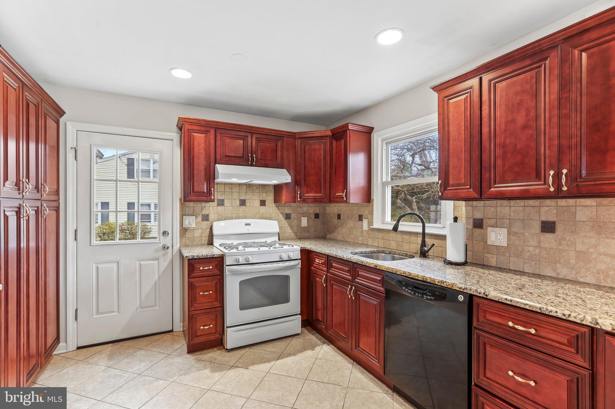 23 Galston Dr