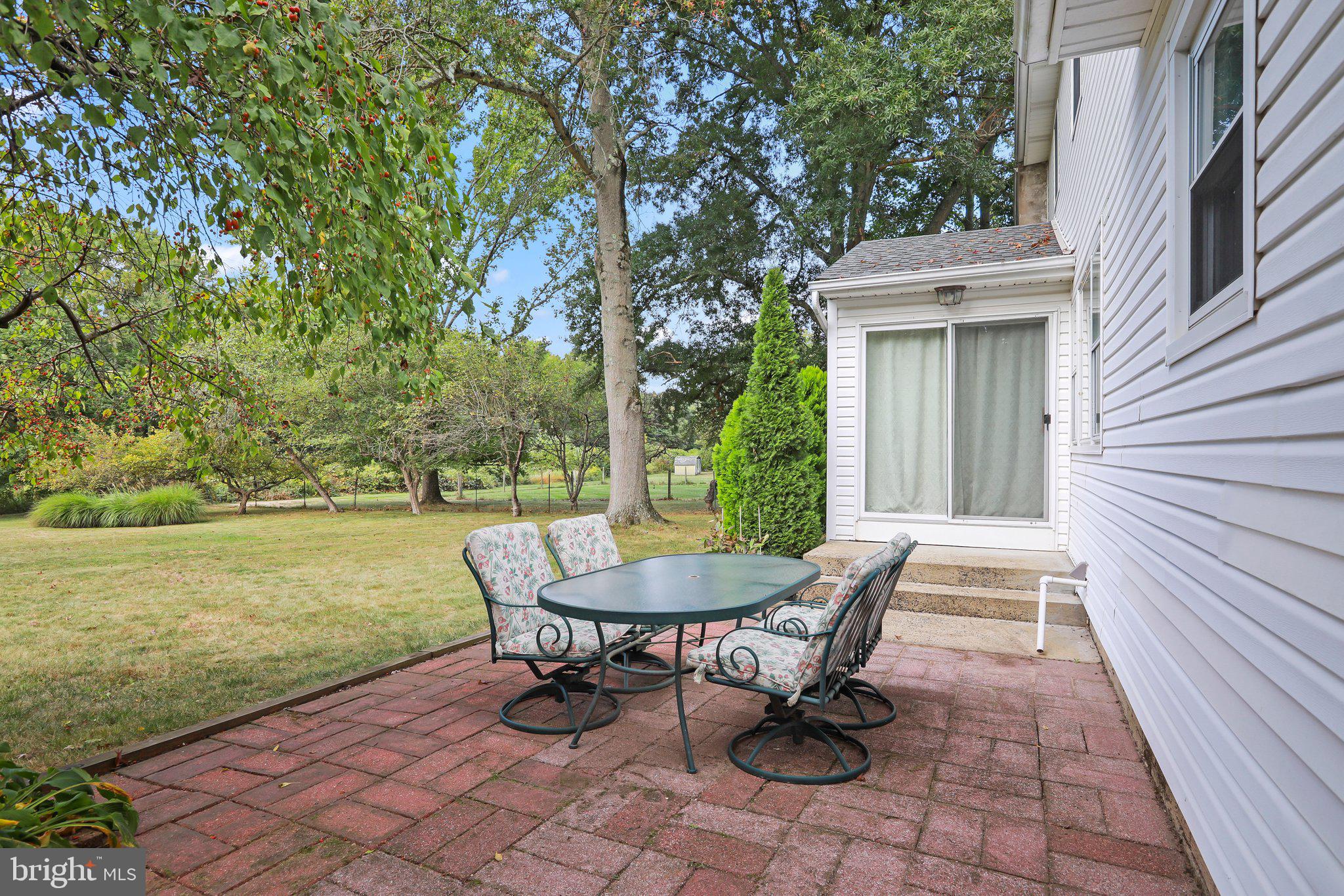 23 Galston Dr