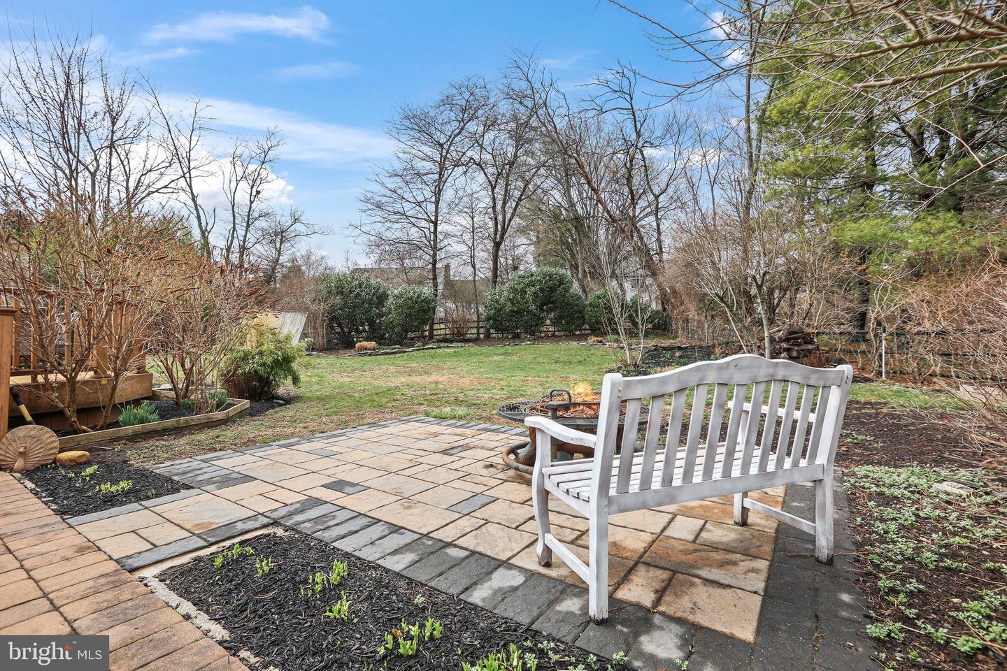5 Landing Ln