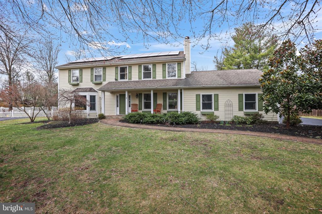 5 Landing Ln