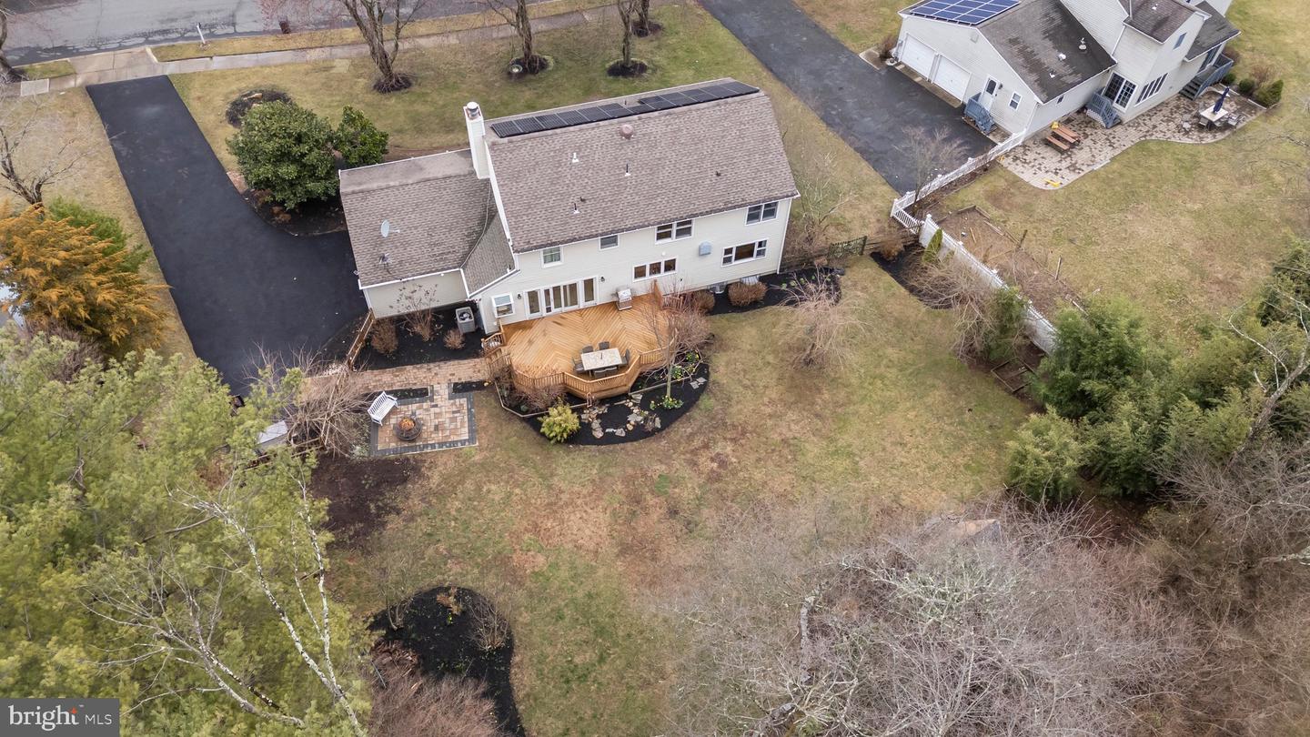 5 Landing Ln