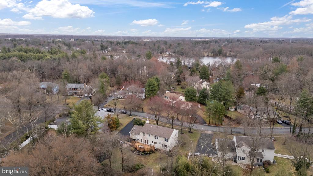 5 Landing Ln