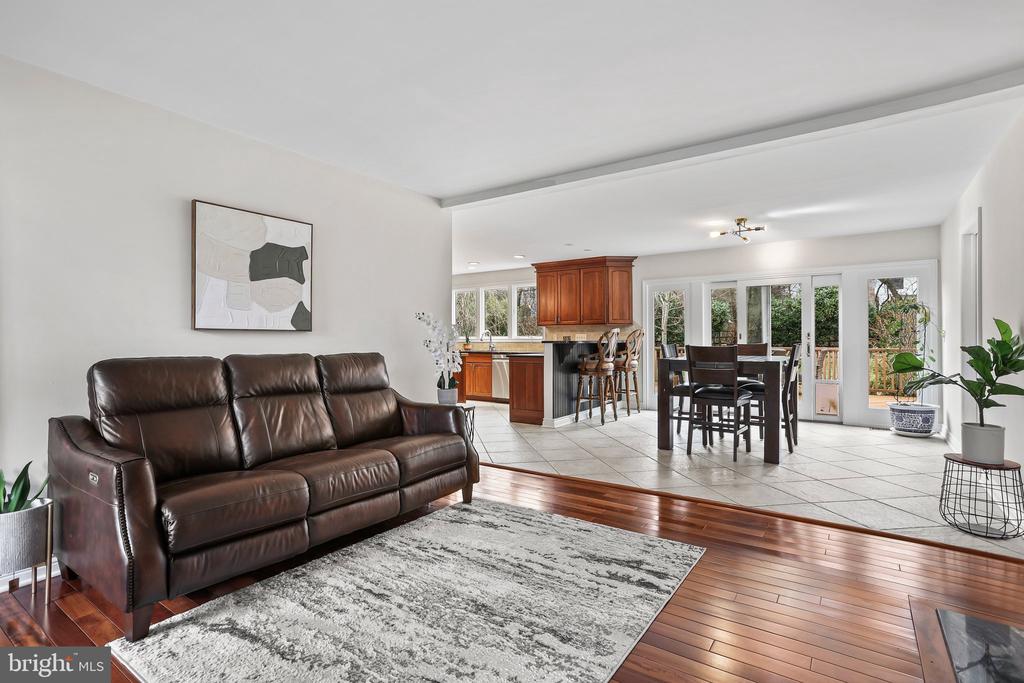5 Landing Ln