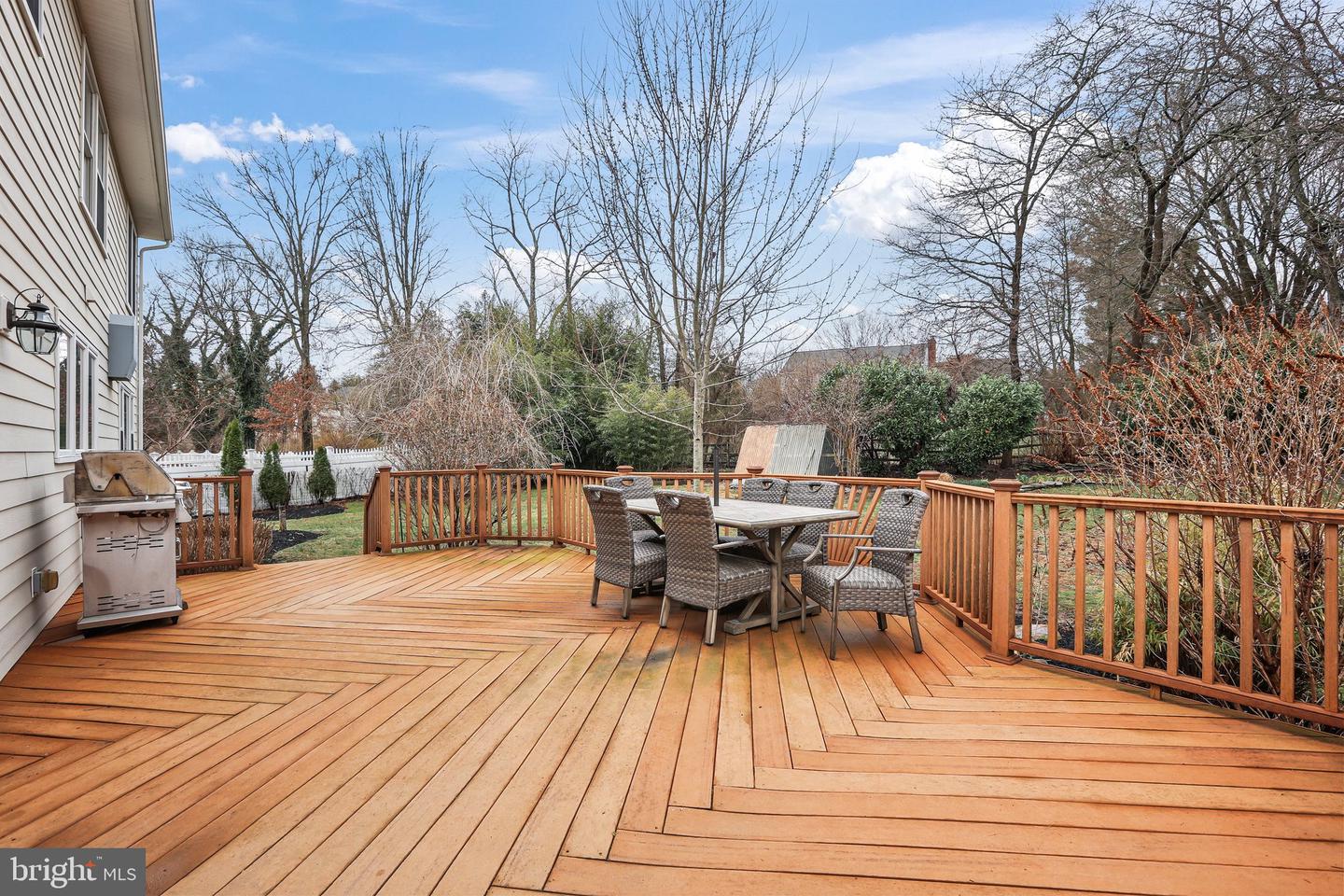 5 Landing Ln