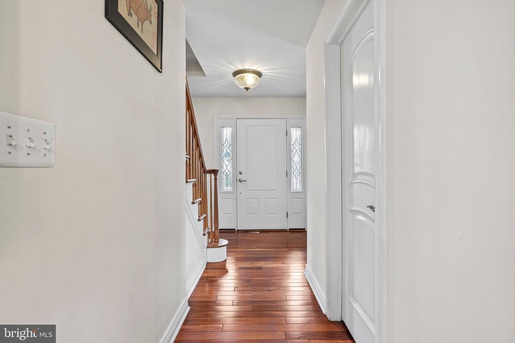 5 Landing Ln
