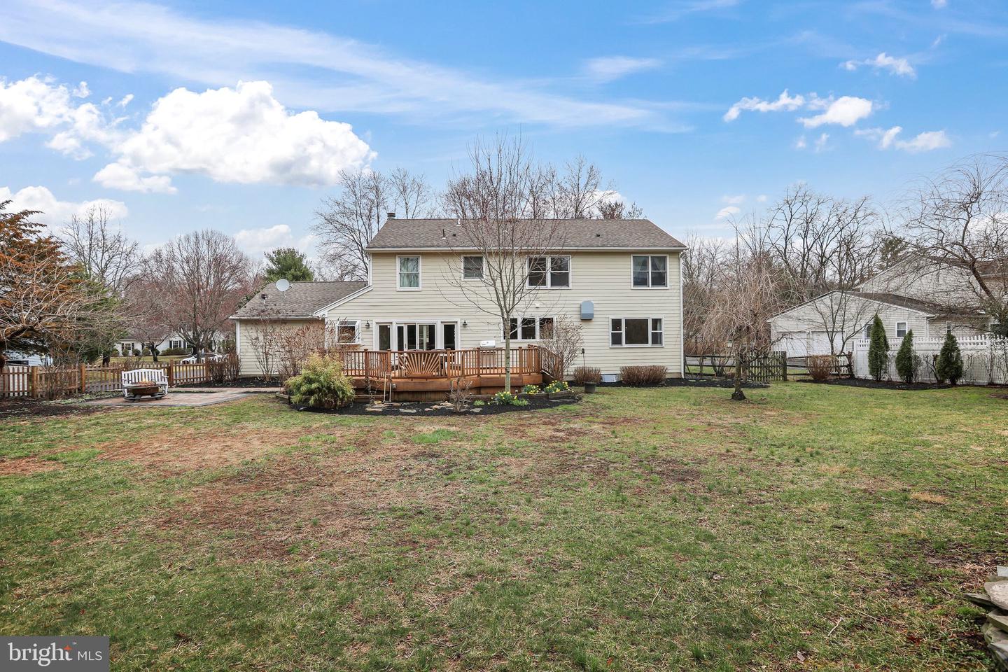 5 Landing Ln