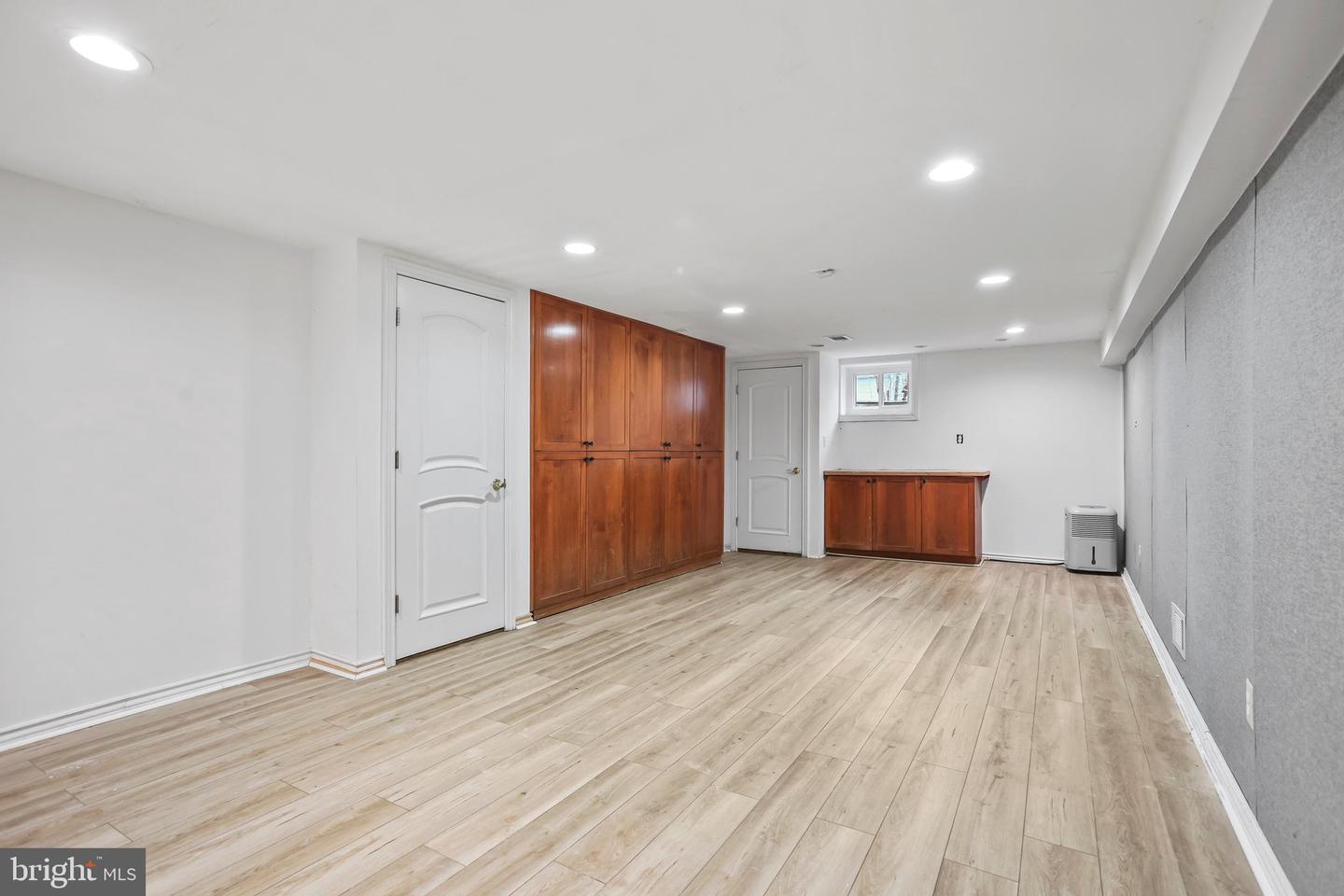 5 Landing Ln