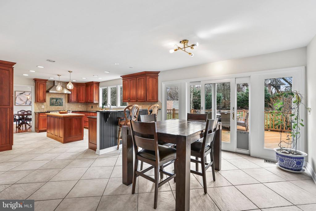 5 Landing Ln
