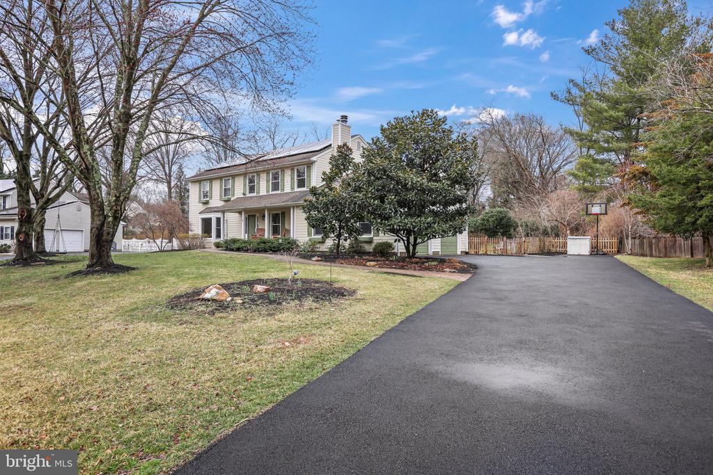 5 Landing Ln