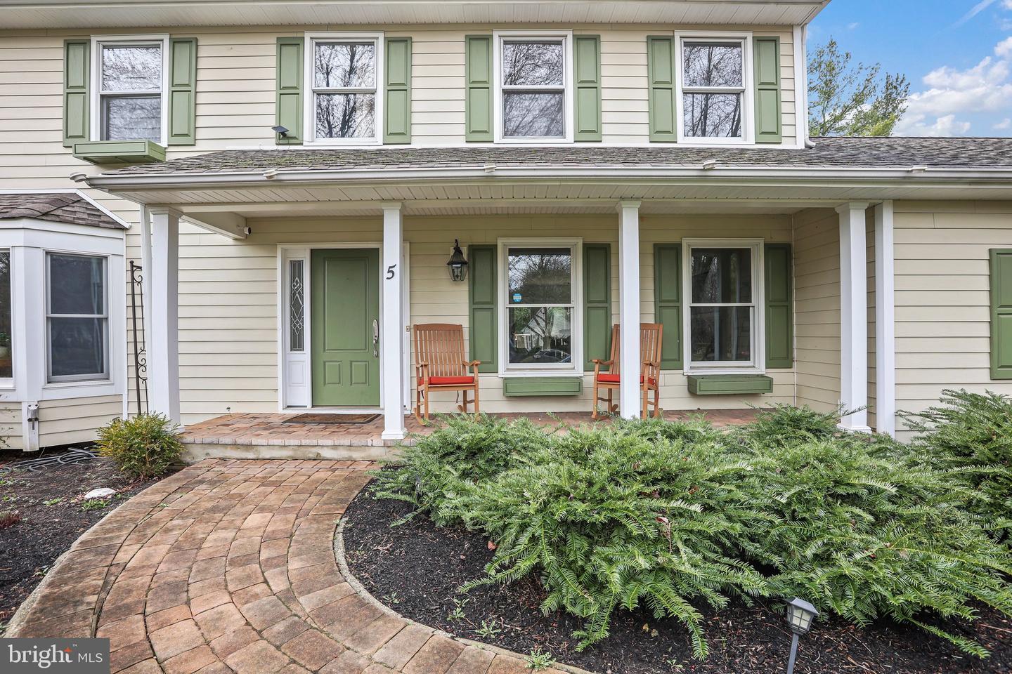 5 Landing Ln
