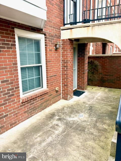 10 N Commerce Sq