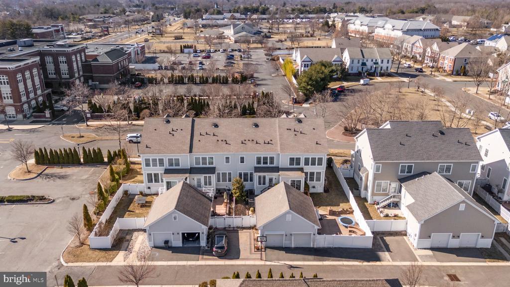 1106 Lake Dr