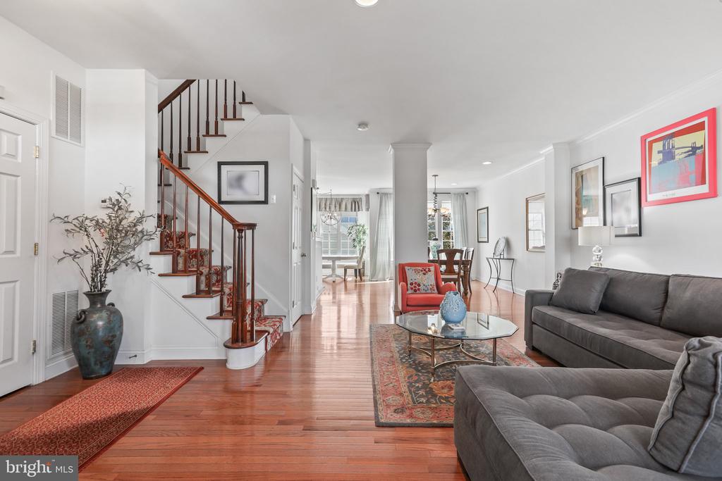 1106 Lake Dr