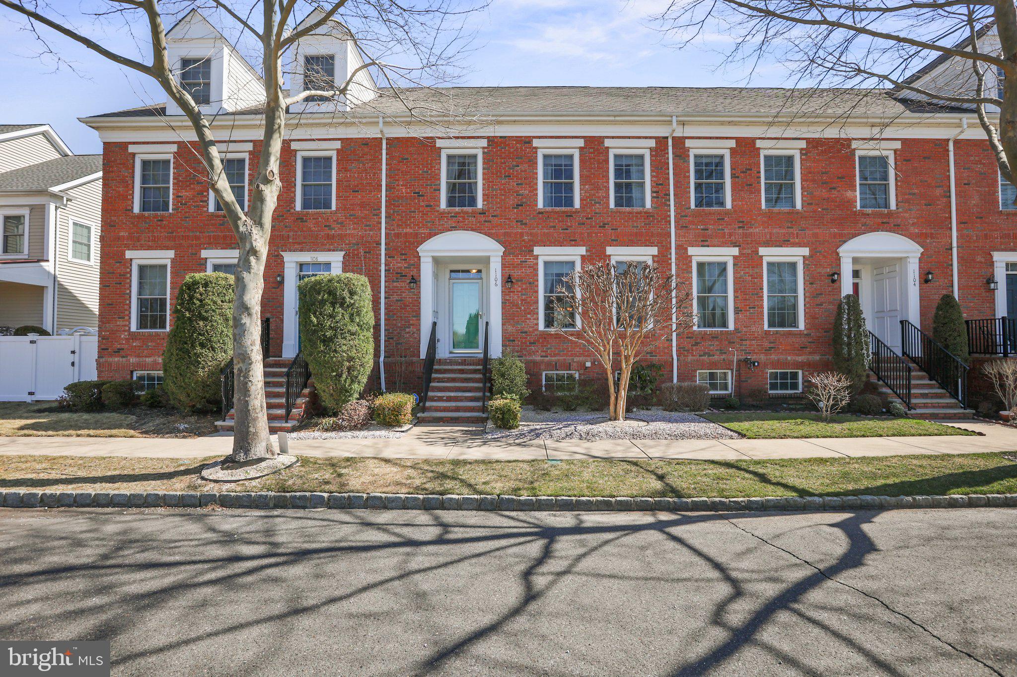 1106 Lake Dr