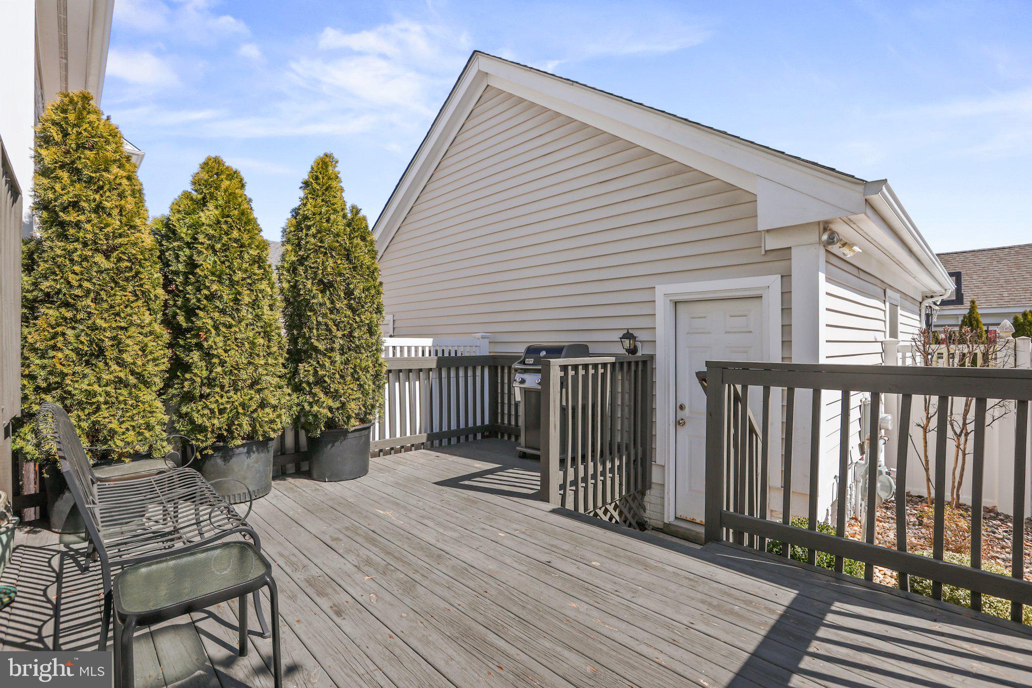 1106 Lake Dr