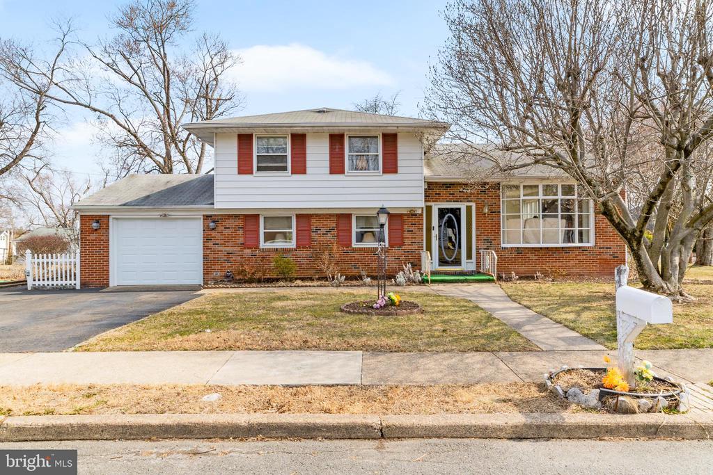 134 Browning Ave