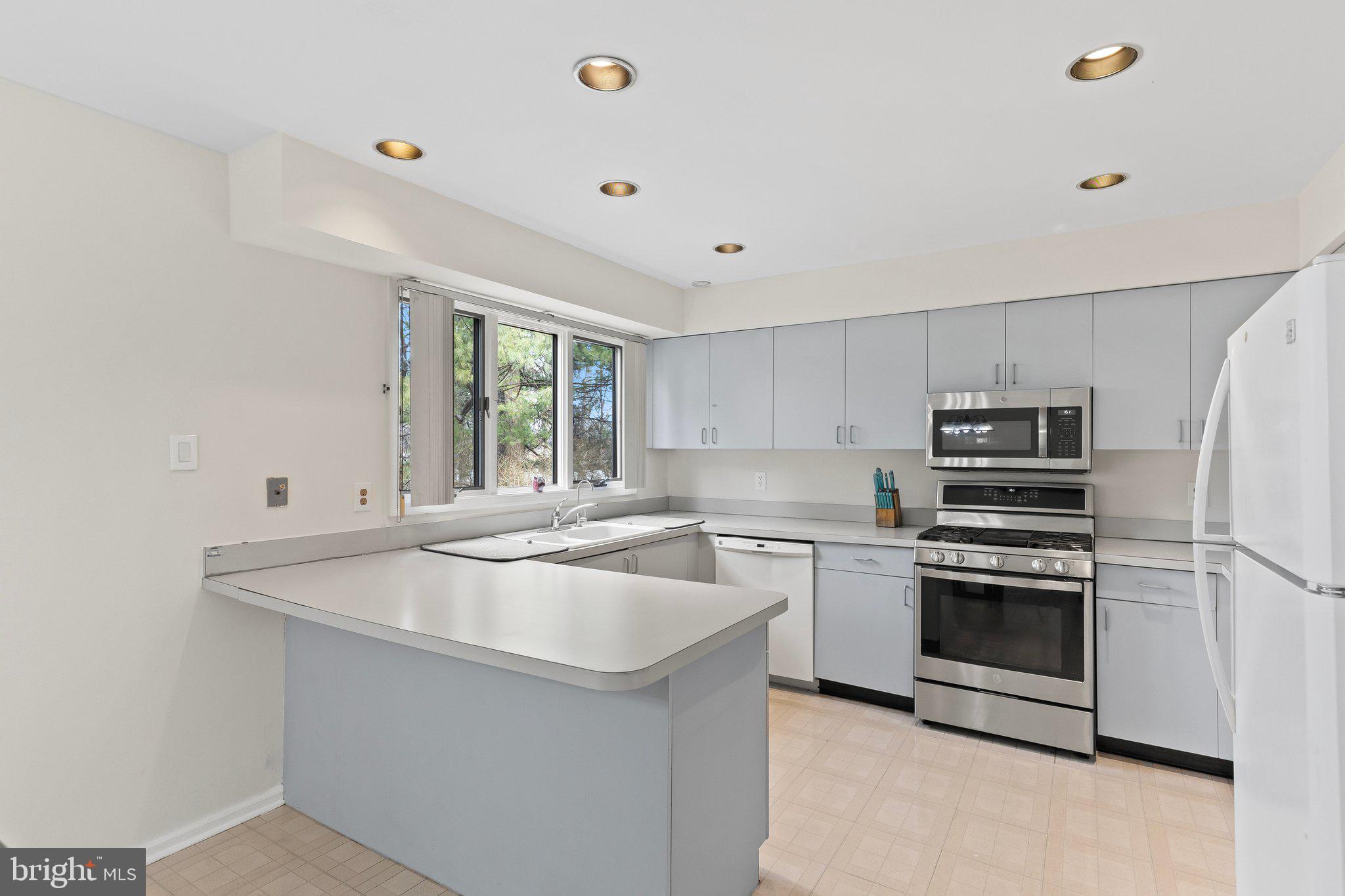 47 Woodmont