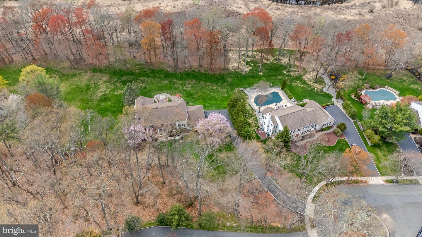 12 Woodland Ct