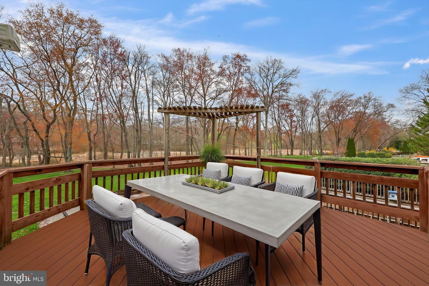 12 Woodland Ct