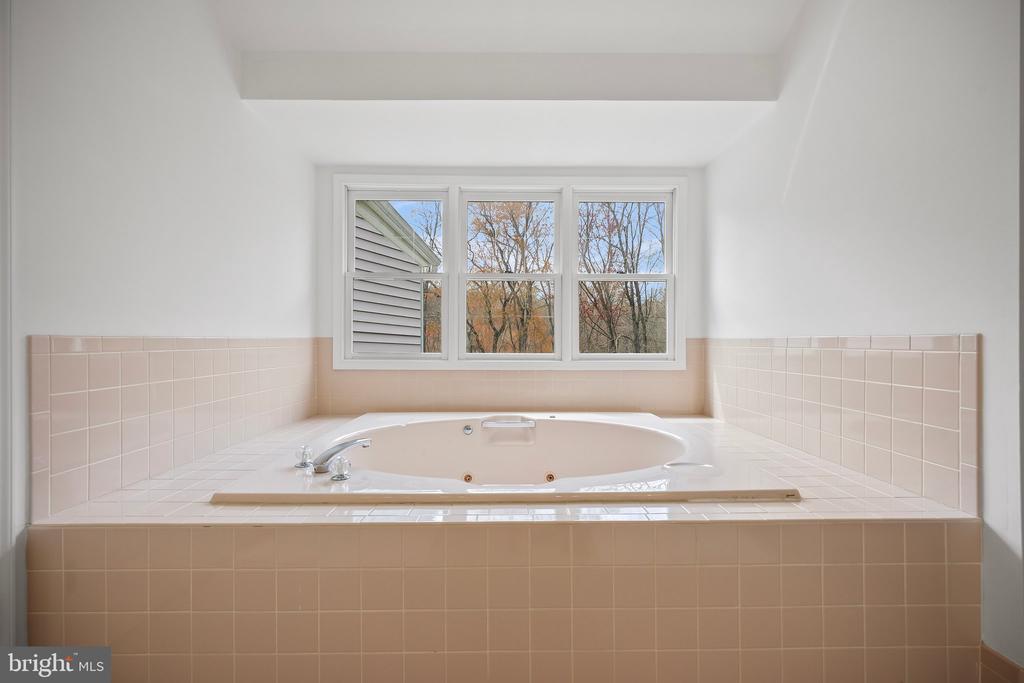 12 Woodland Ct