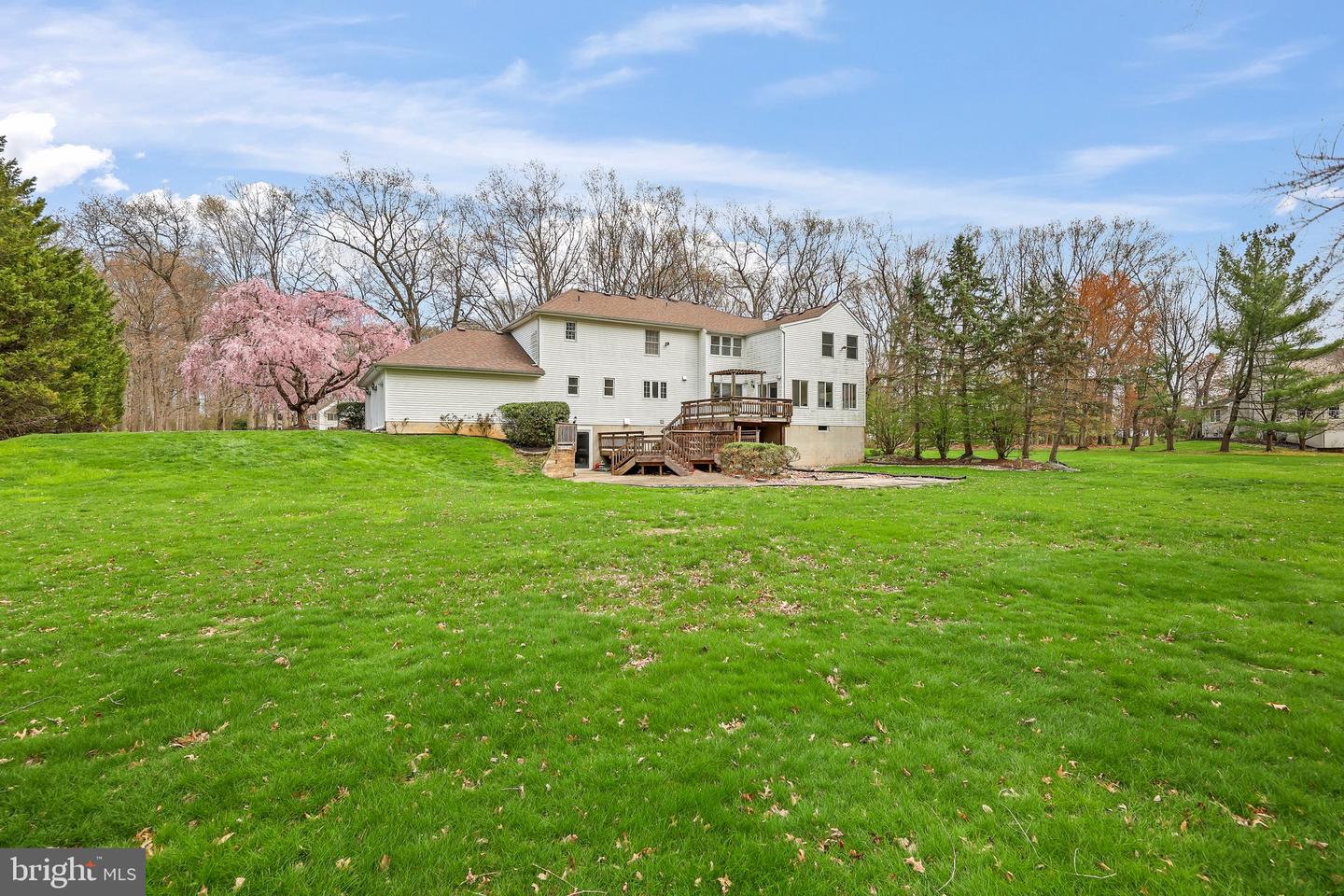 12 Woodland Ct