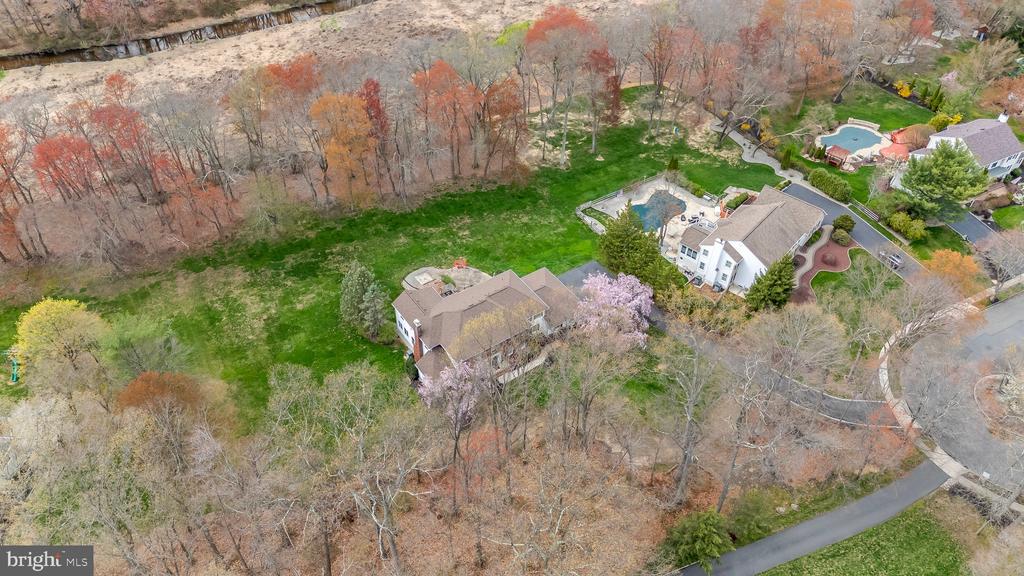 12 Woodland Ct