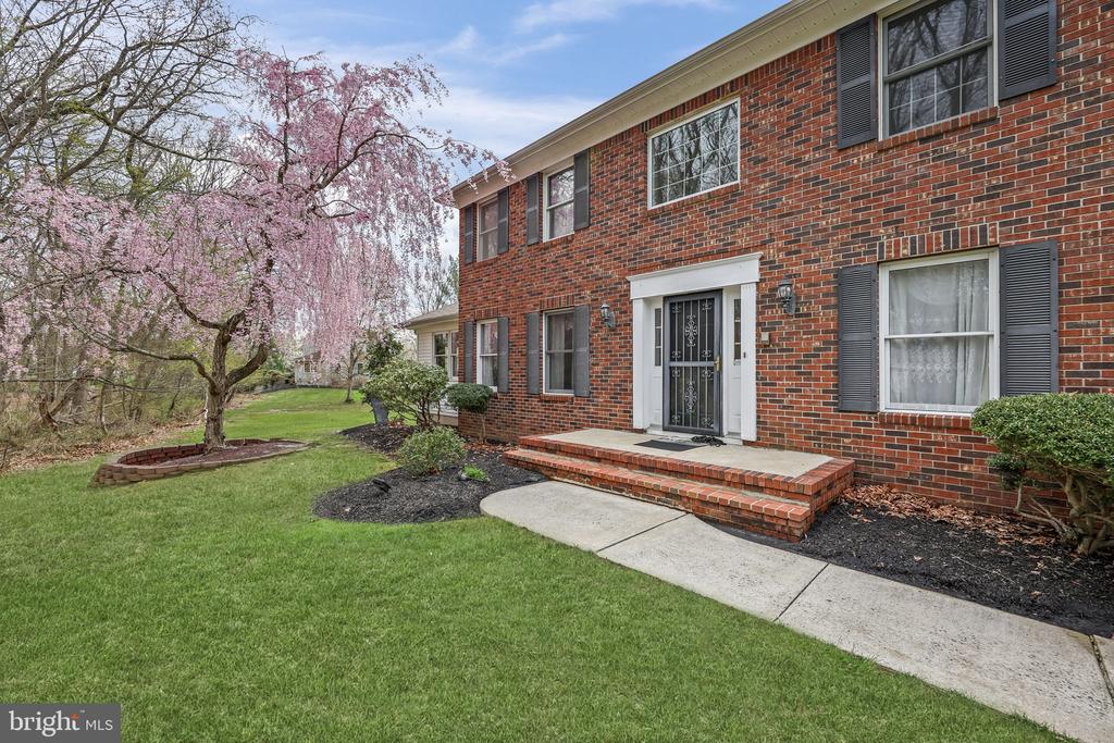 12 Woodland Ct
