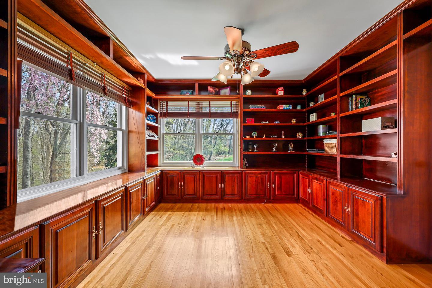 12 Woodland Ct