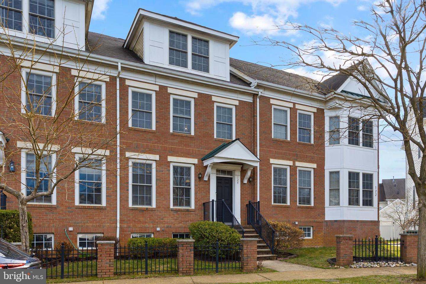 124 BURNET CRES