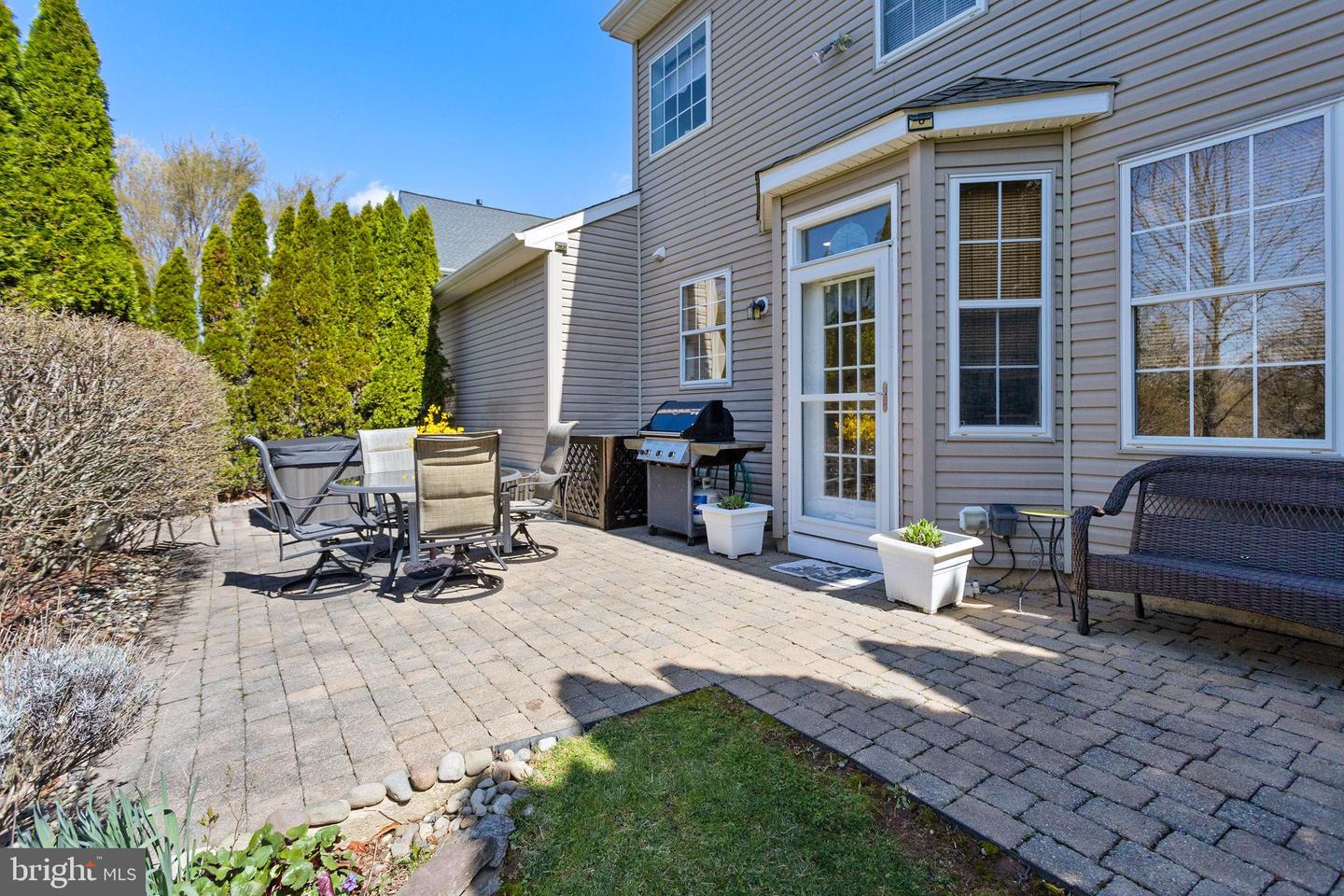 14 Strathmore Way