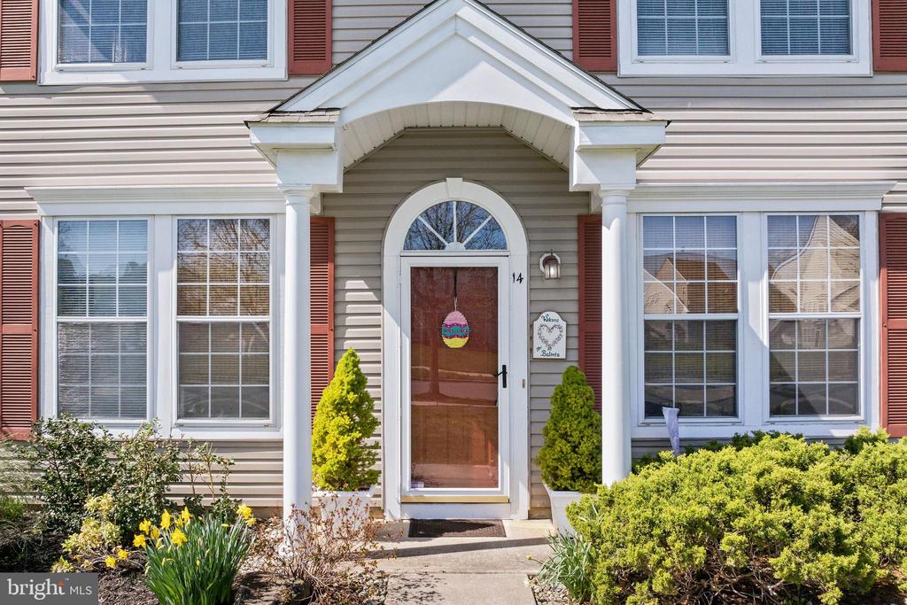 14 Strathmore Way