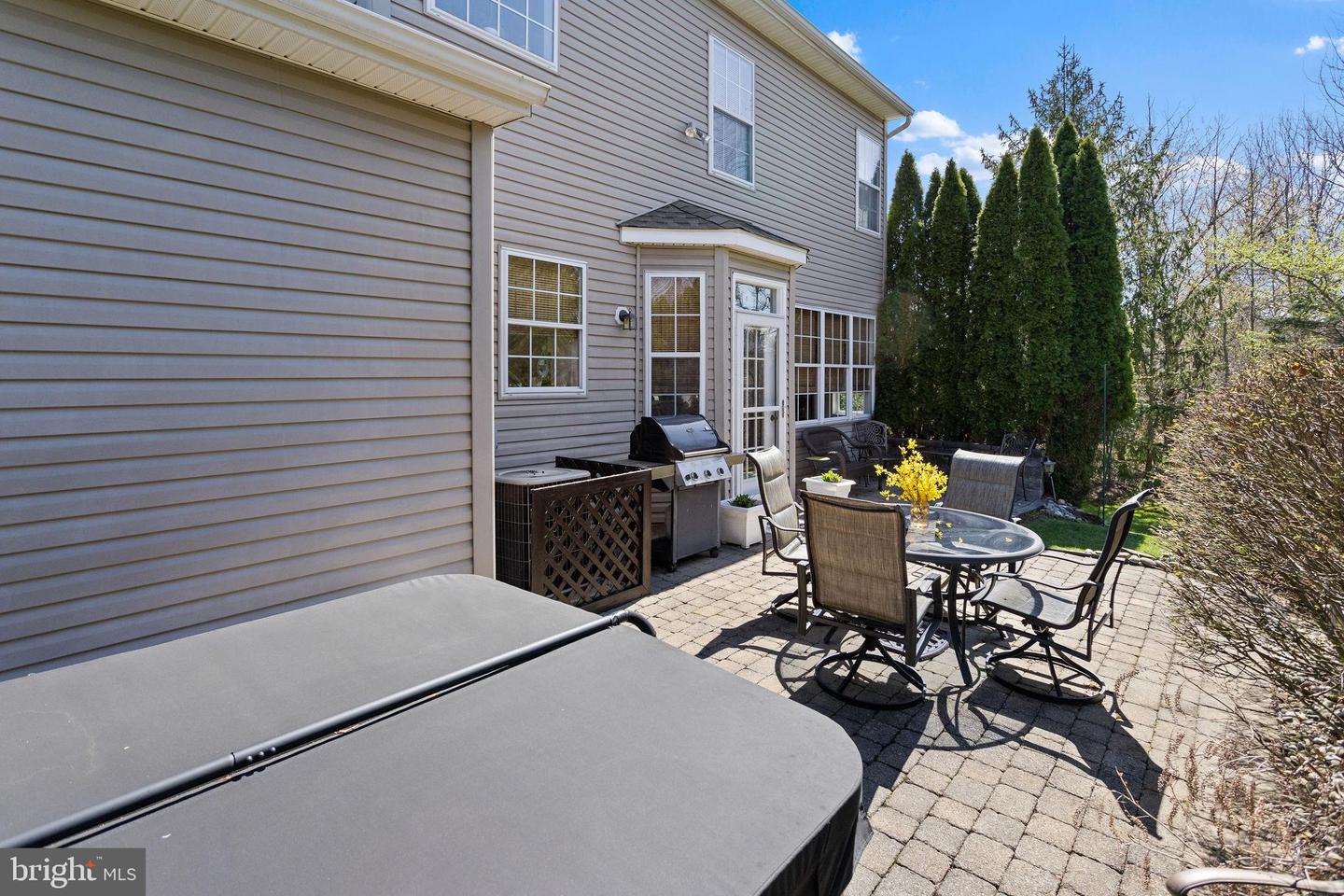 14 Strathmore Way