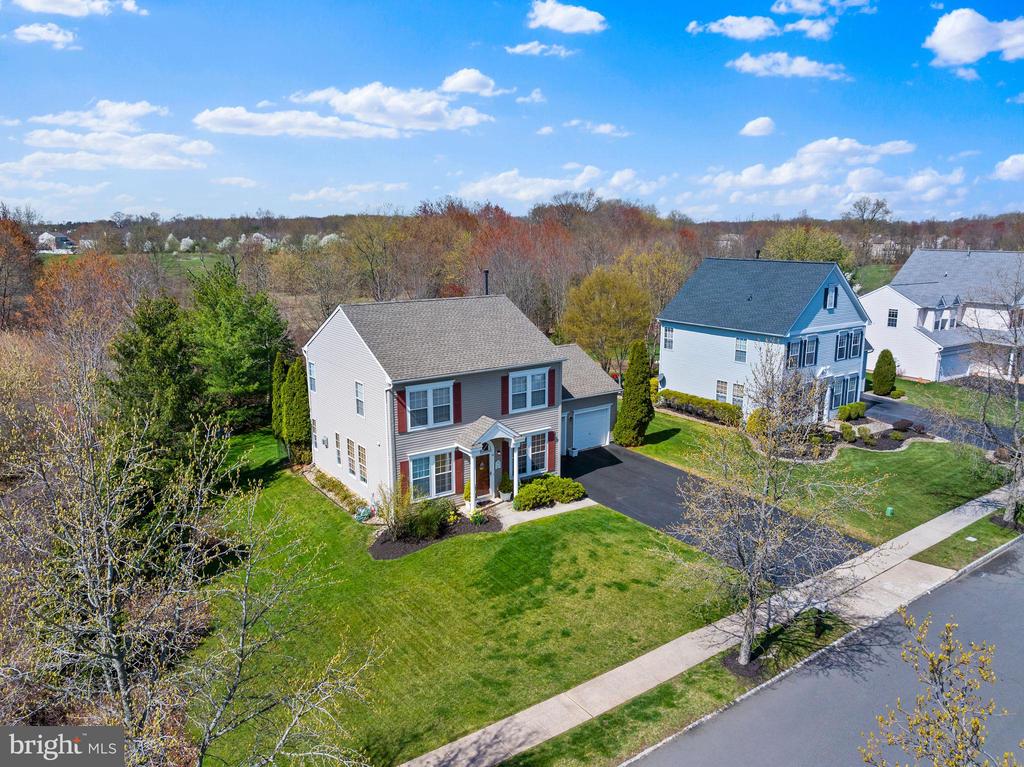 14 Strathmore Way