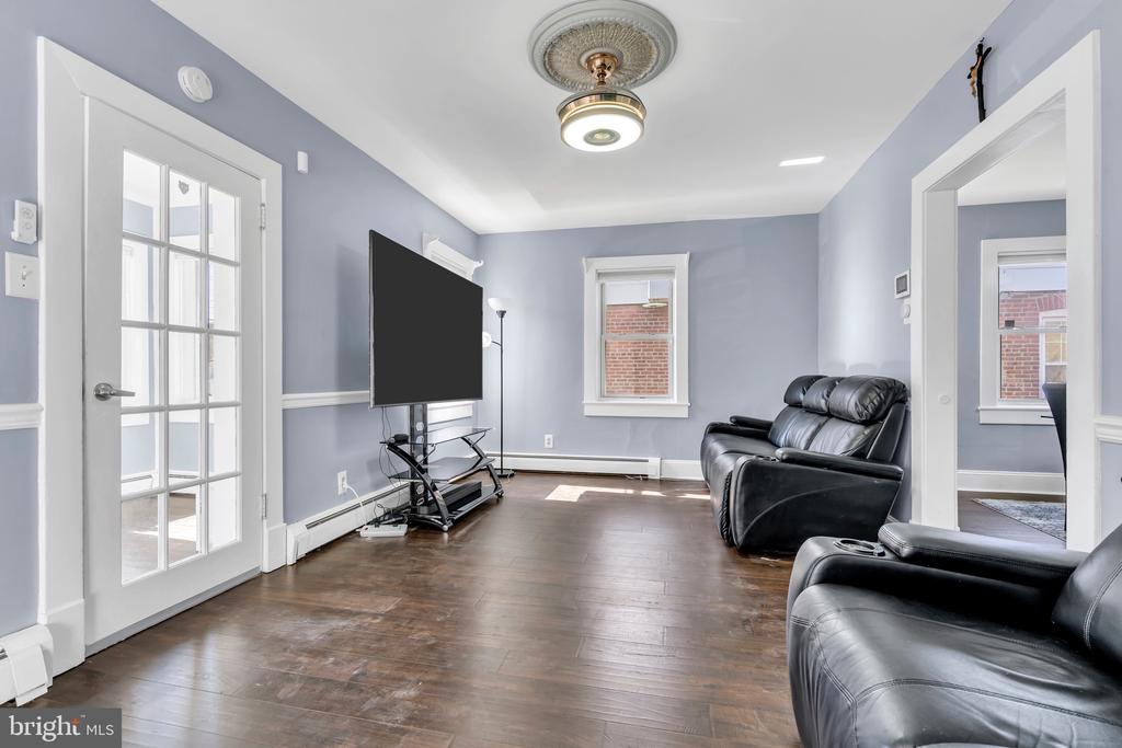 1064 Revere Ave