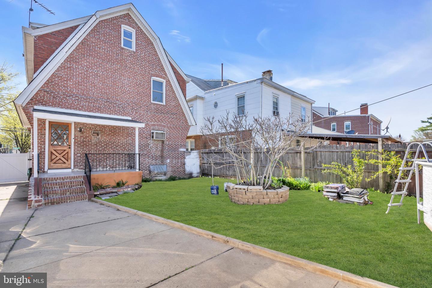 1064 Revere Ave