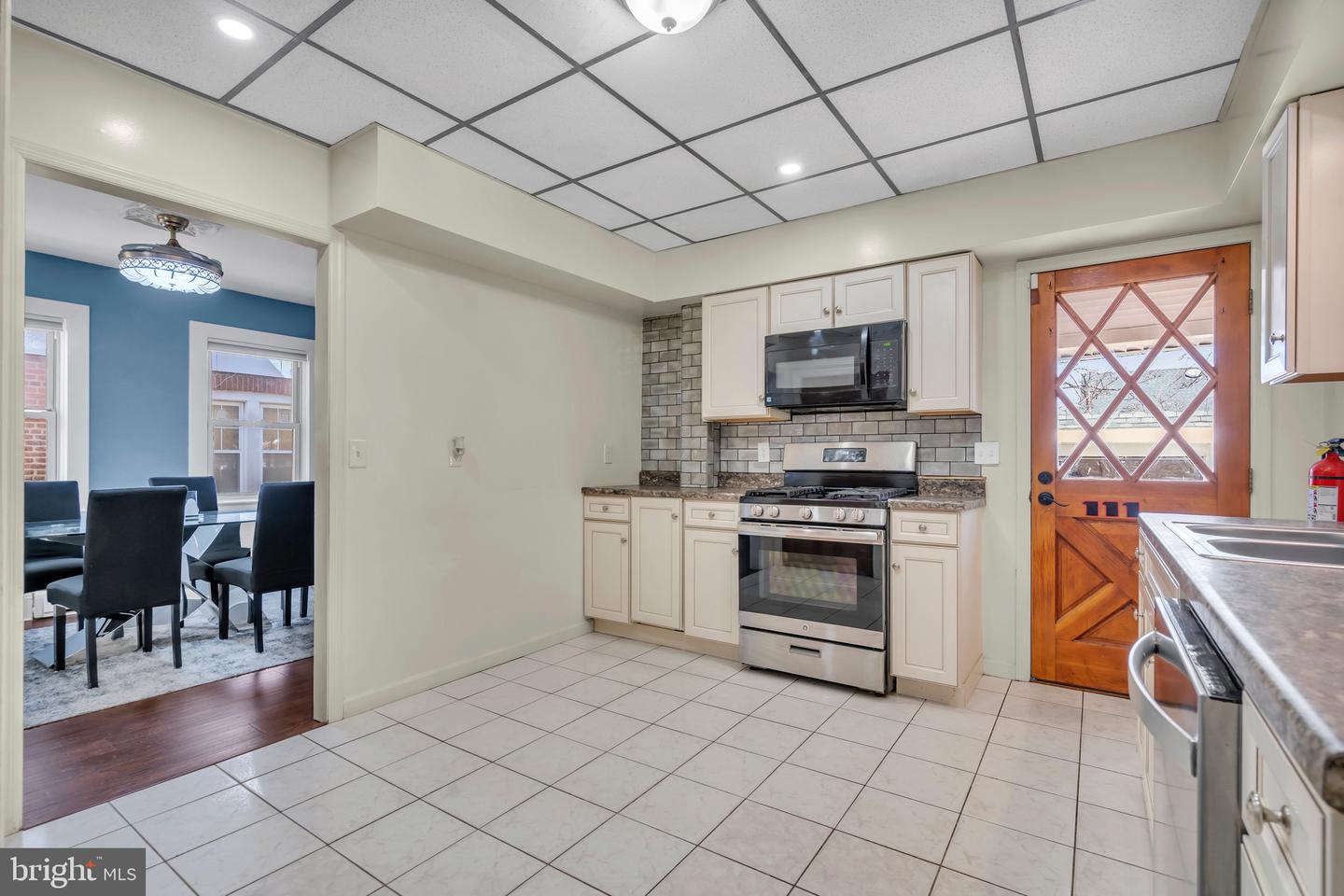 1064 Revere Ave
