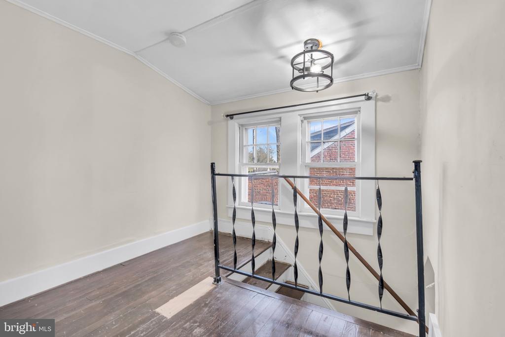 1064 Revere Ave