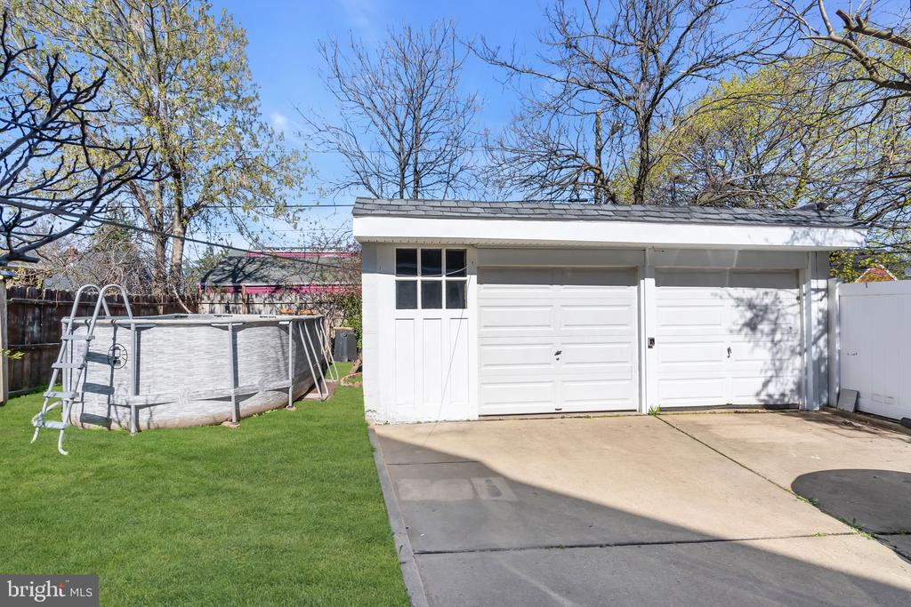 1064 Revere Ave