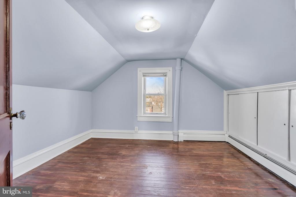 1064 Revere Ave