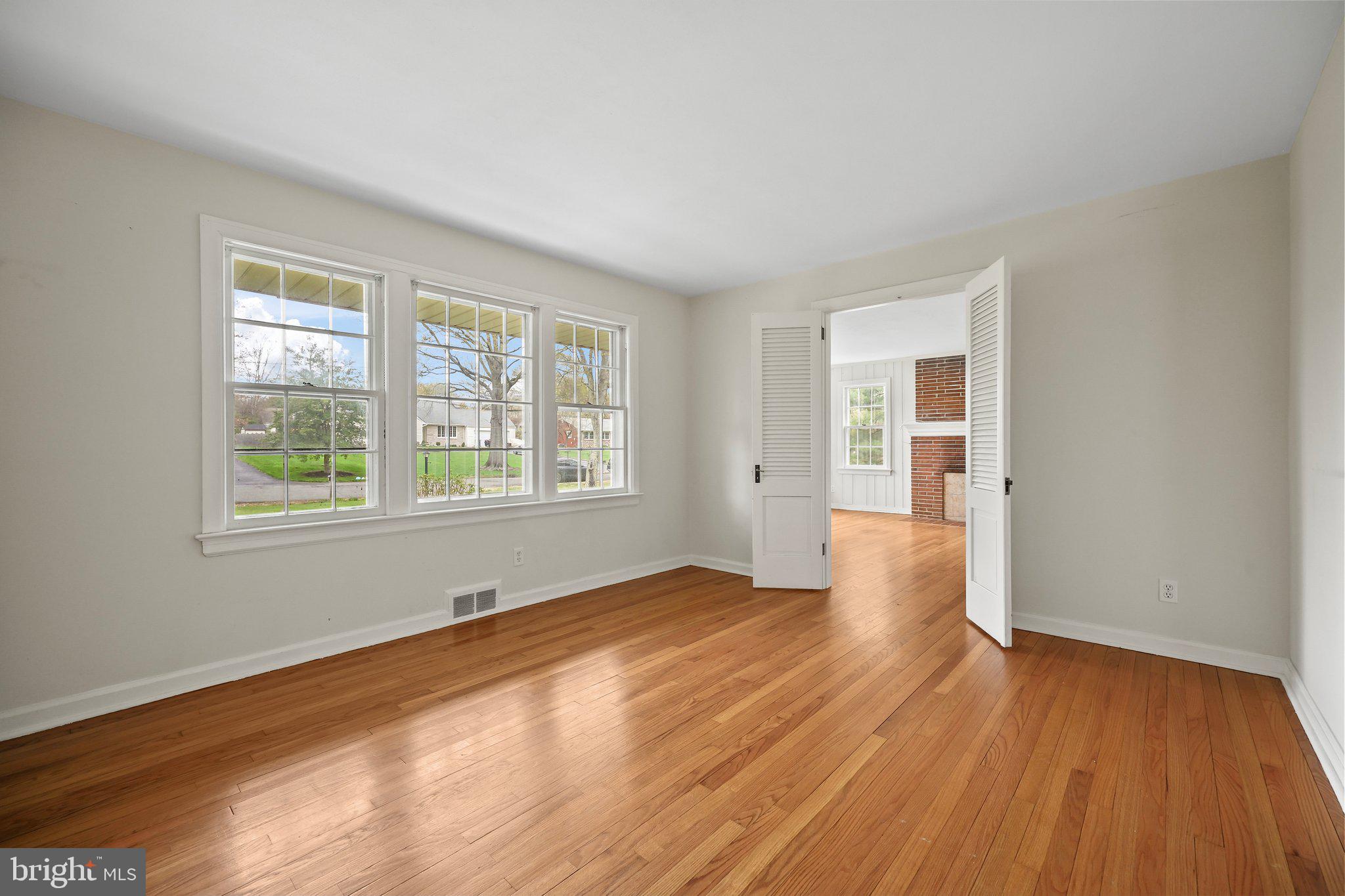 15 Flower Hill Ter