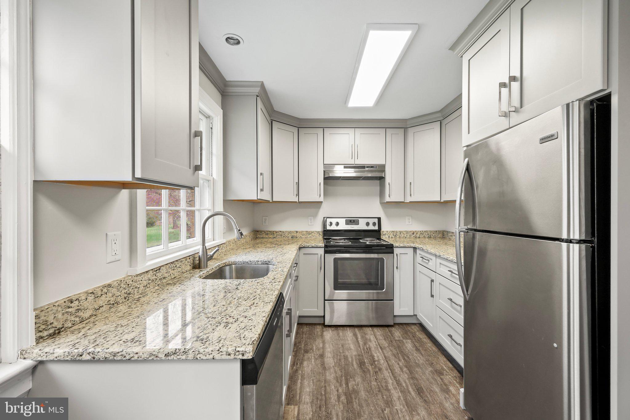15 Flower Hill Ter