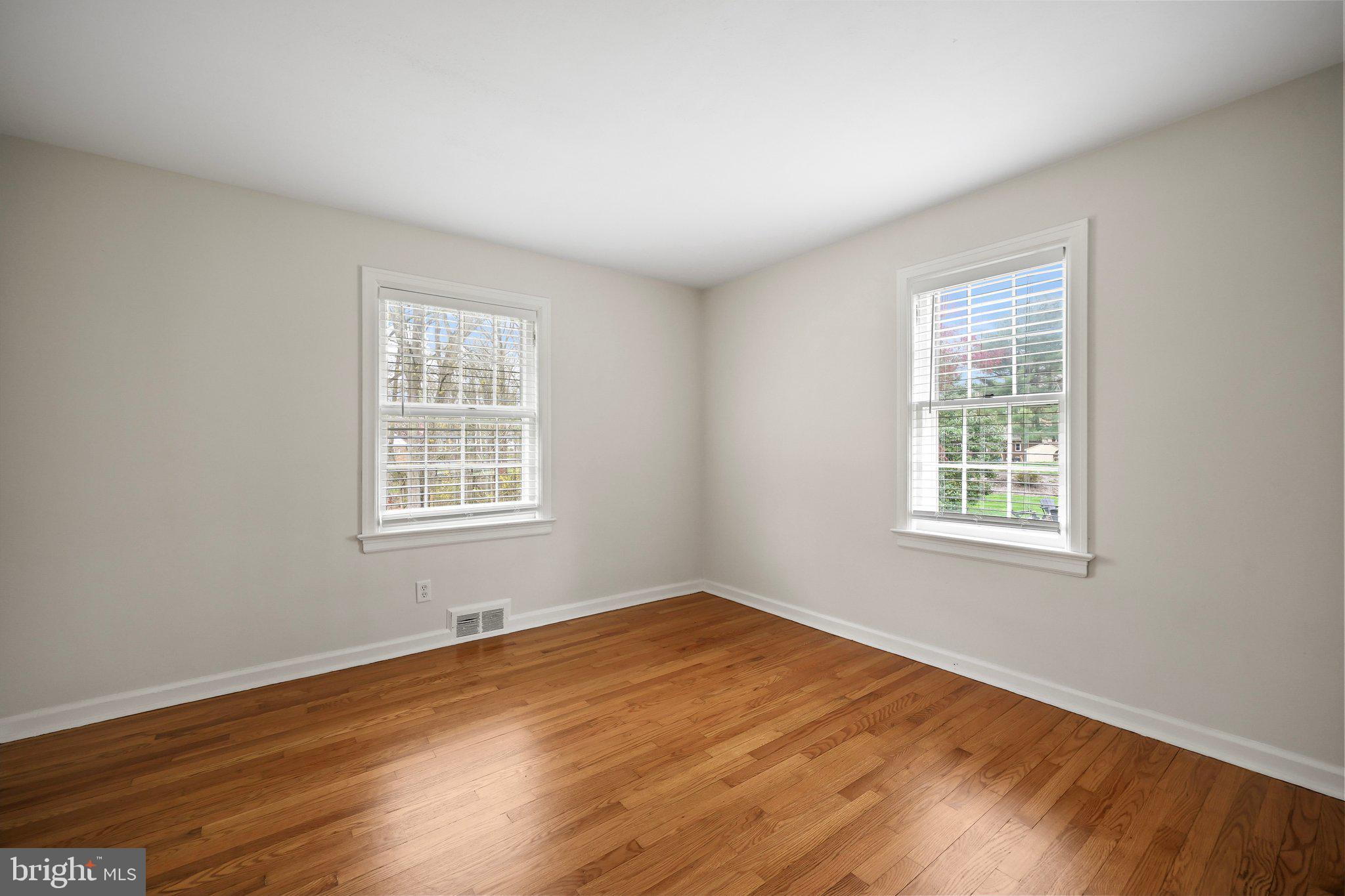 15 Flower Hill Ter