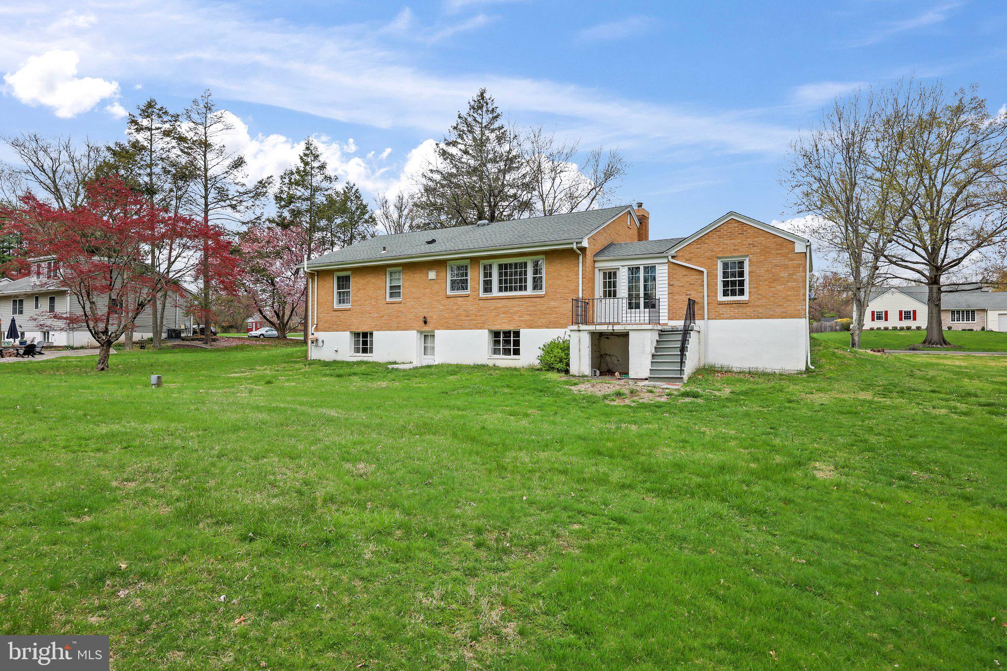 15 Flower Hill Ter