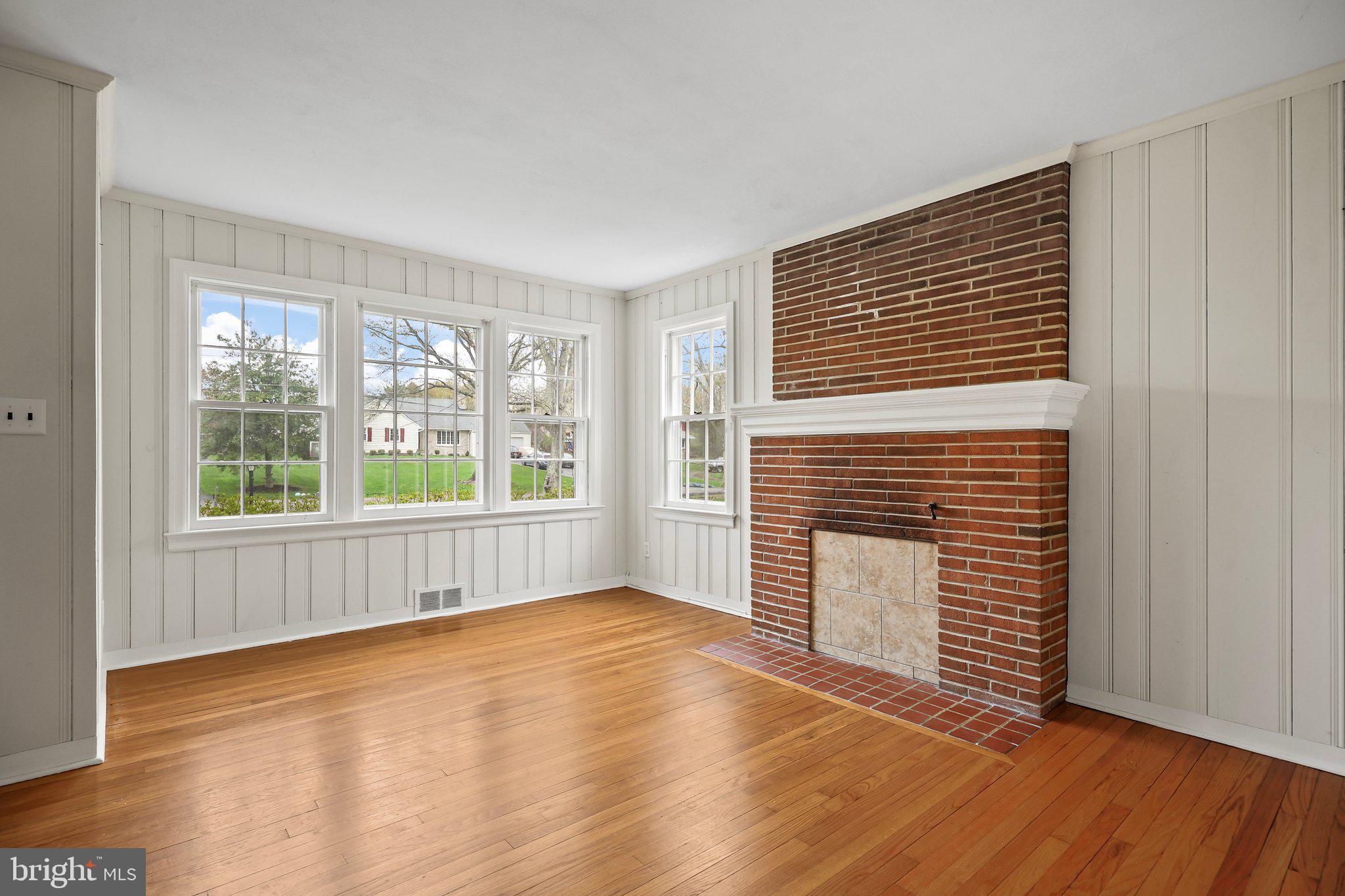 15 Flower Hill Ter