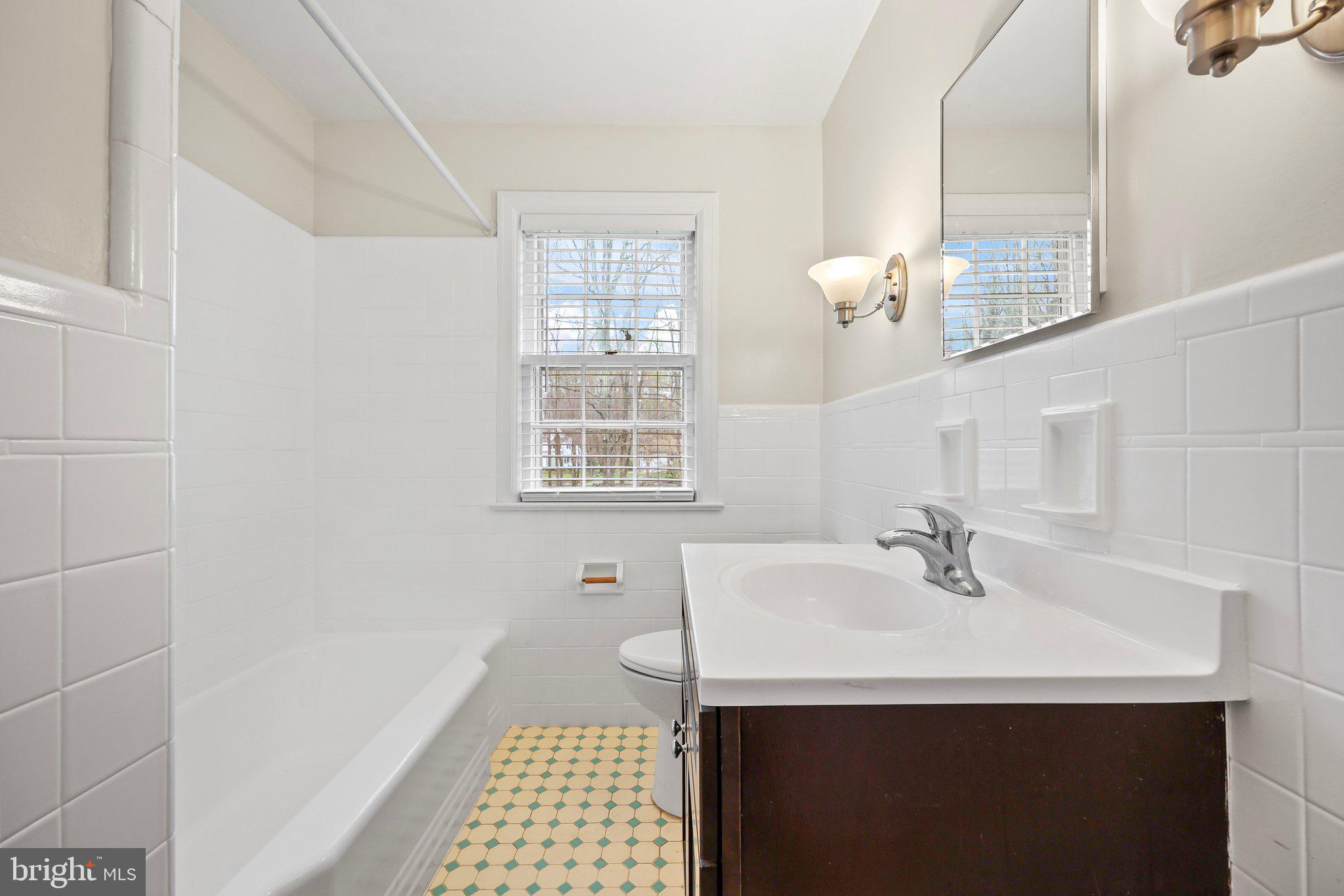 15 Flower Hill Ter