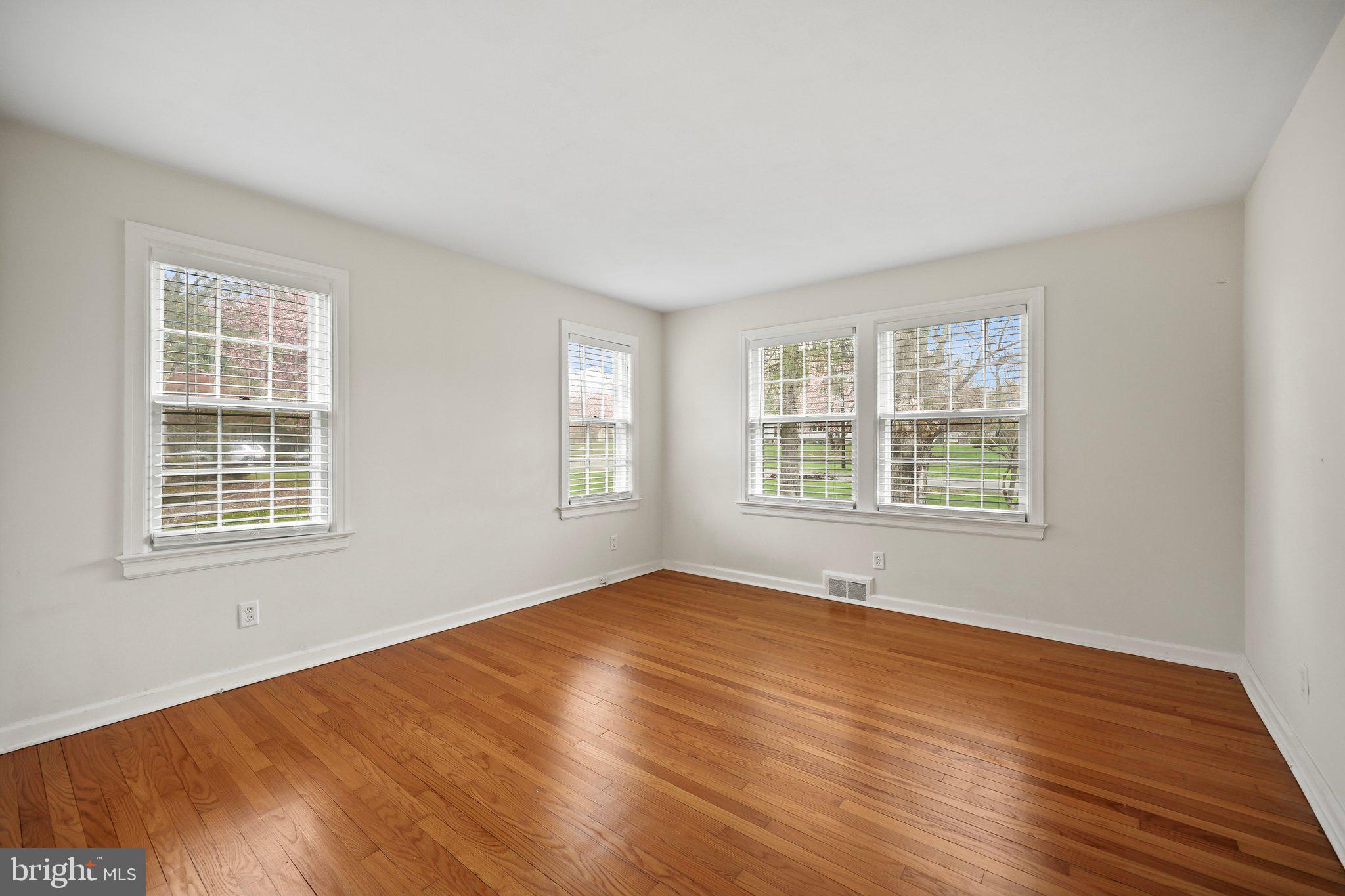 15 Flower Hill Ter