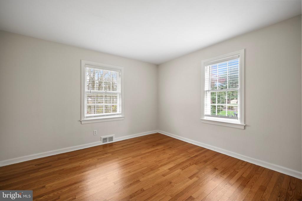 15 Flower Hill Ter