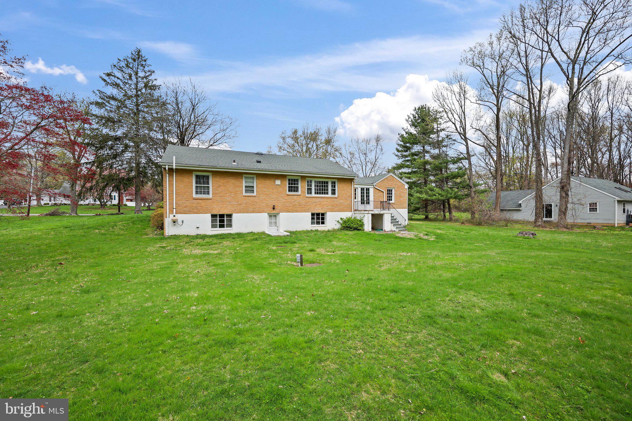 15 Flower Hill Ter